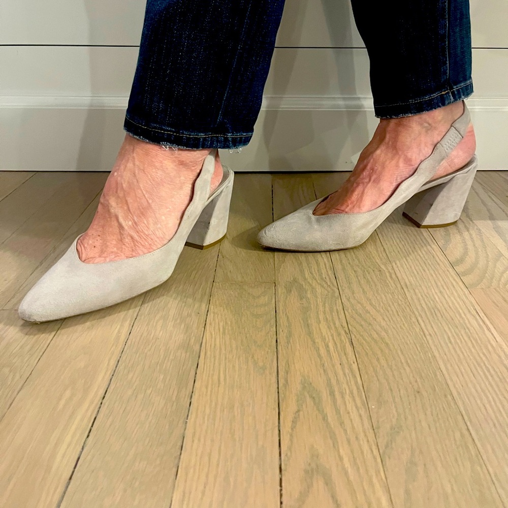 CHLOE elephant grey suede leather scallop slingback heels